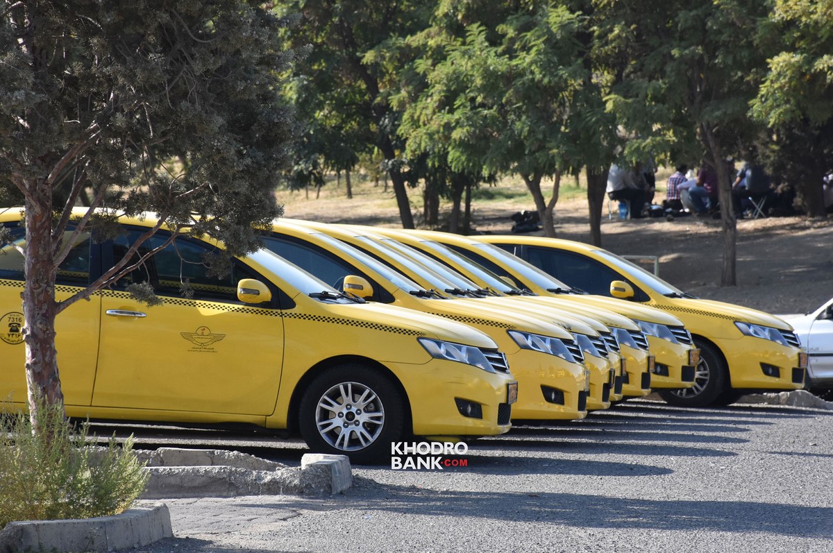 گردهمایی تاکسی‌های آریو